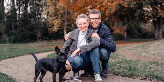 Andreas Luck mit seiner Lebensgefährtin und Hund